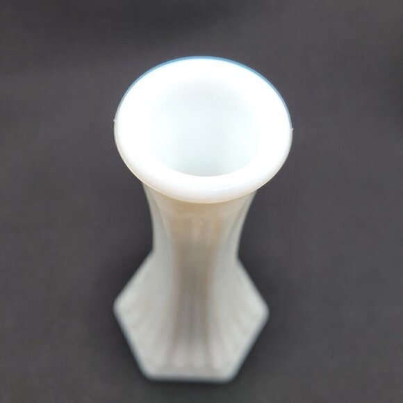 Vintage E.O. Brody Co. Milk Glass Vase Mid Century Modern Cleveland Ohio USA 6" - Picture 5 of 7